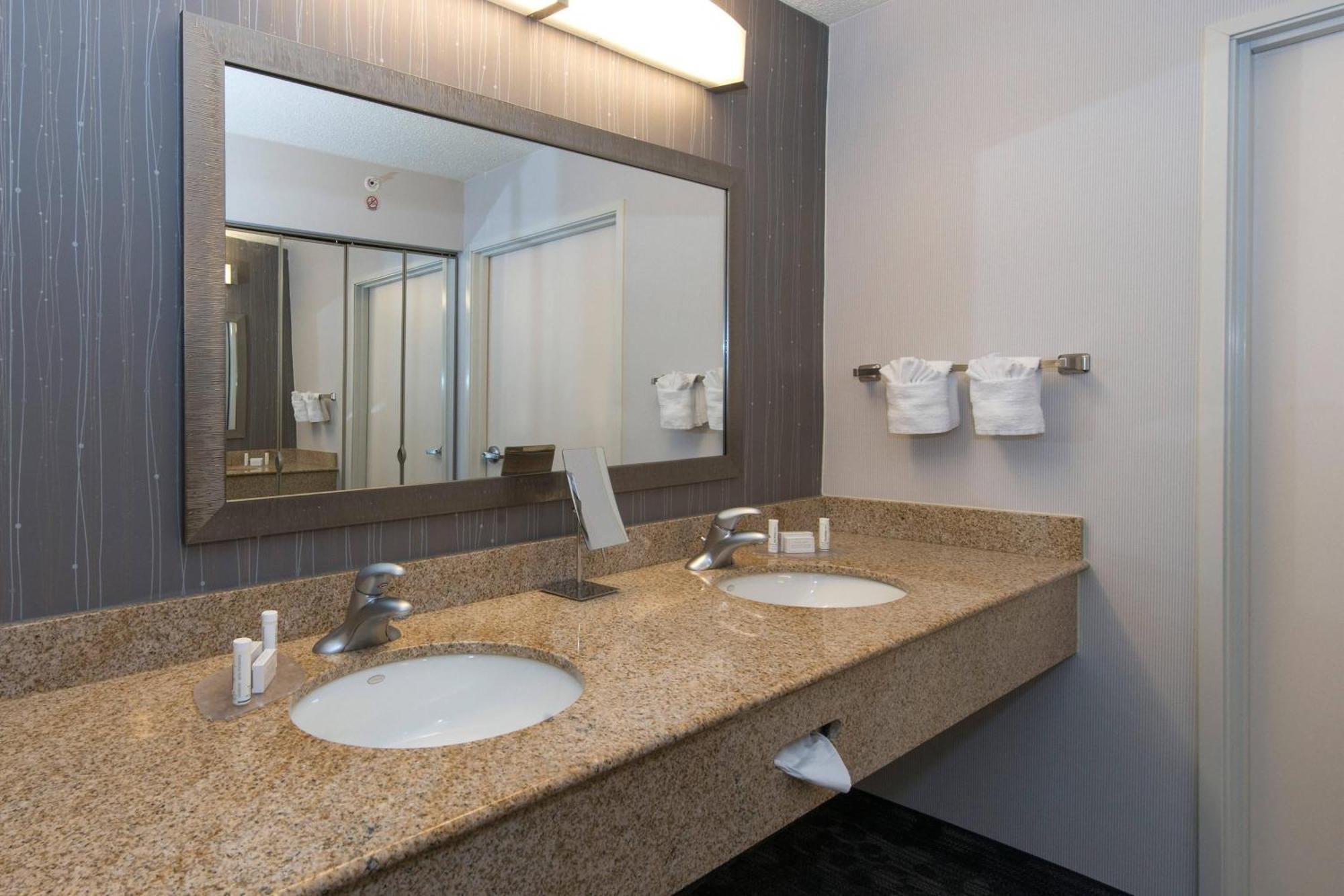 Courtyard By Marriott Albany Hotel Exterior photo